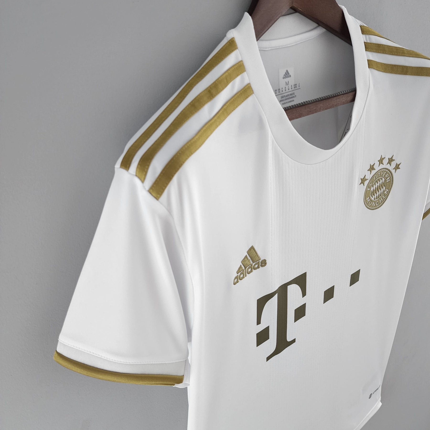 Camisa Bayern de Munique Away 2022/23 - Adidas Torcedor Masculina - Branca/Dourado