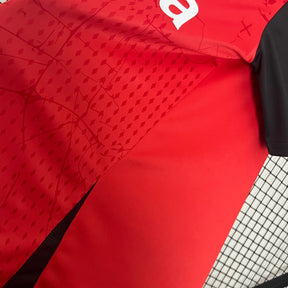 Camisa Bayer Leverkusen Home 2024/25 - Castore Torcedor Masculina - Vermelha/Preta