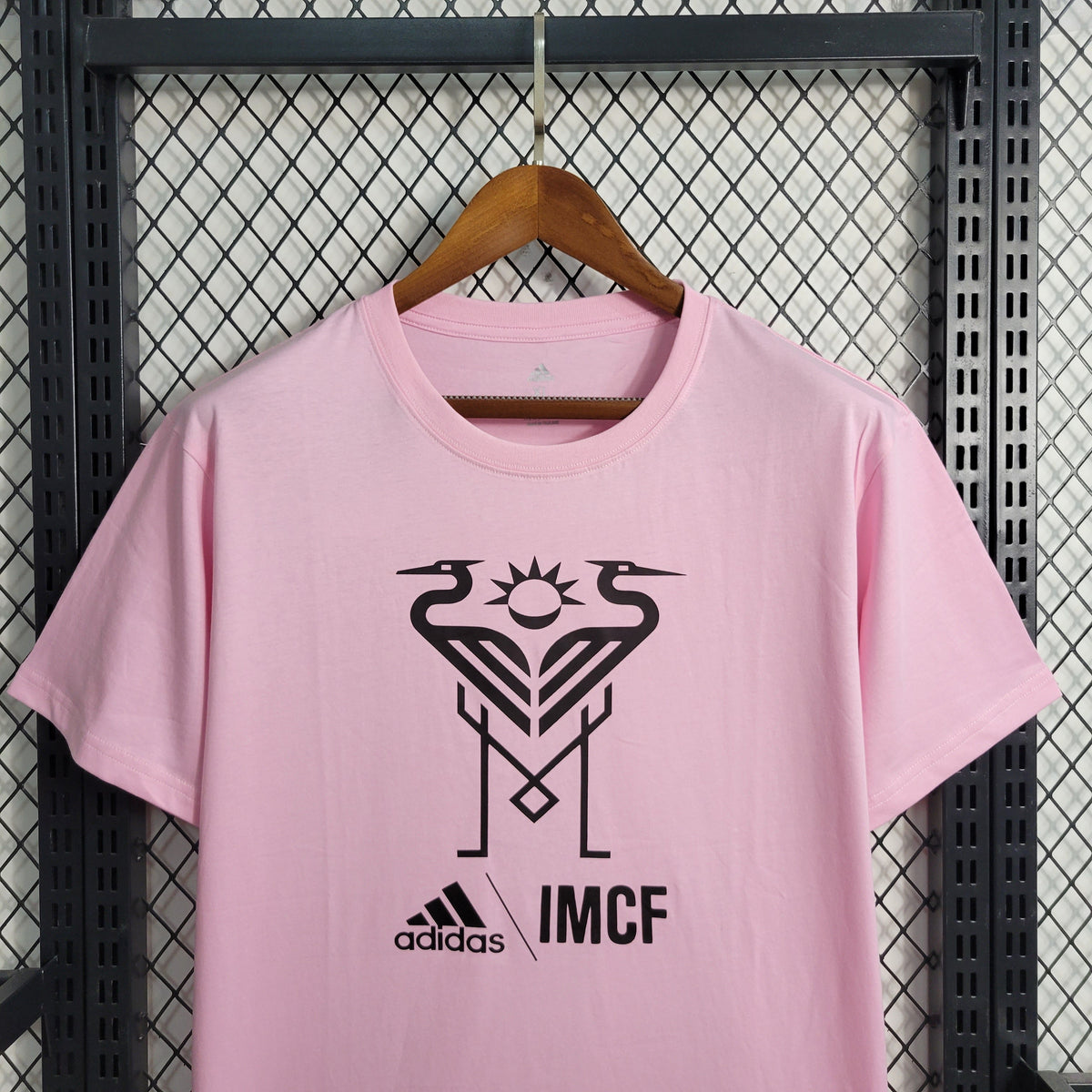 Camisa Casual Inter Miami 2023/24 - Adidas Masculina - Rosa/Preta