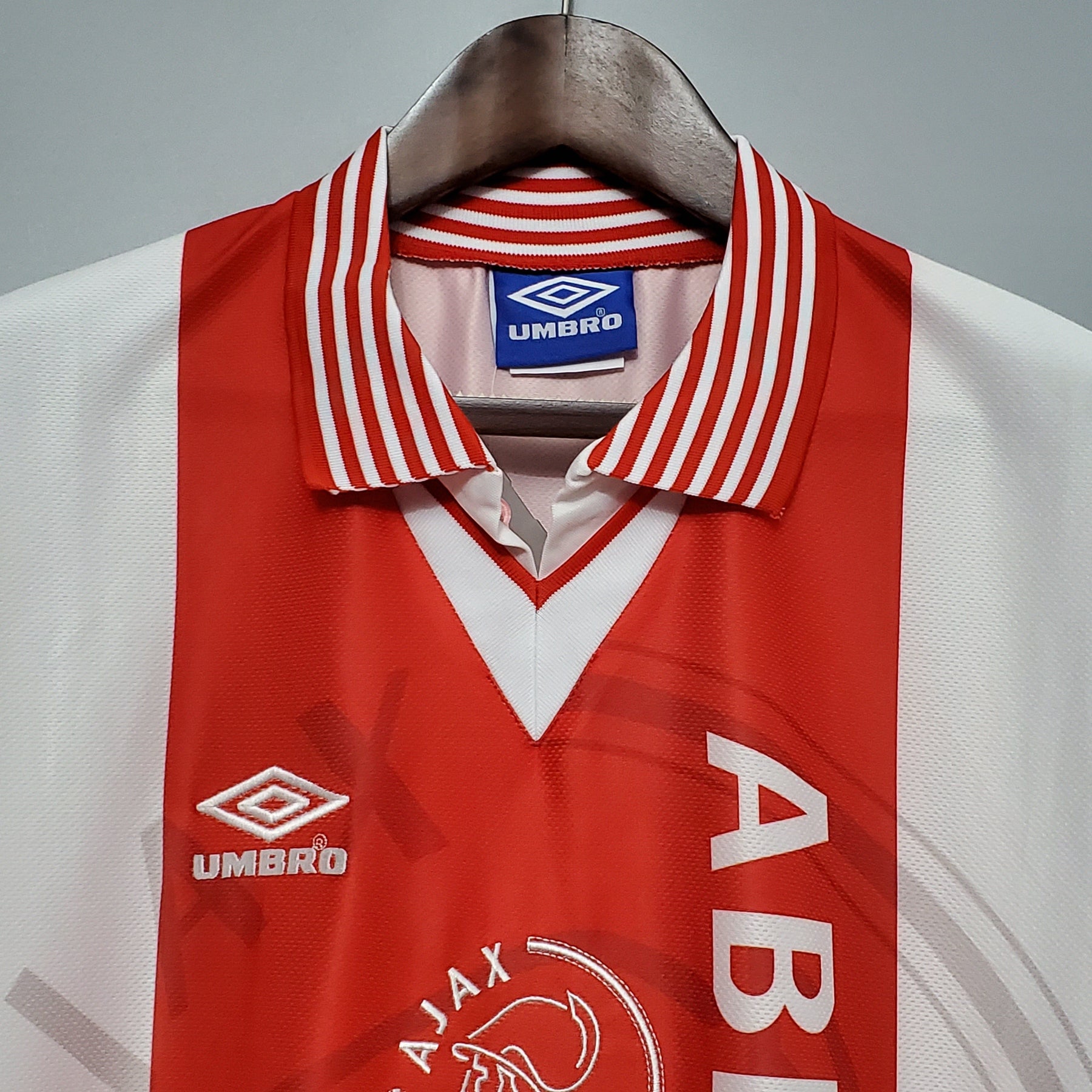 Camisa Ajax Home 1995/96 - Umbro Retrô Masculina - Branca/Vermelha