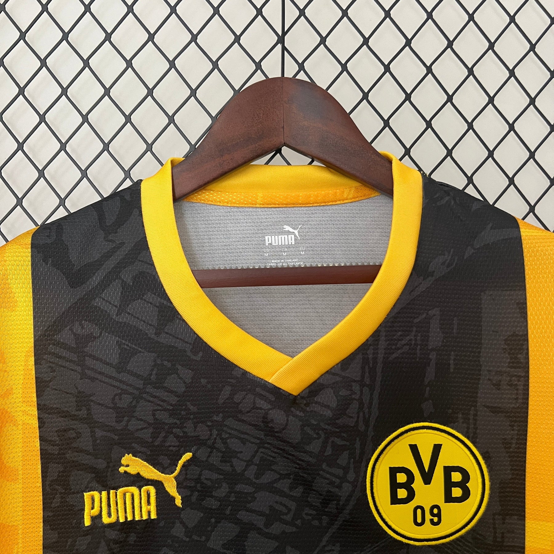 Camisa Borussia Dortmund Edição Especial 2024/25 - Puma Torcedor Masculina - Amarela/Preta