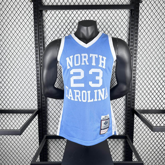 Regata Carolina do Norte Retrô Mitchell & Ness 1983/1984 Michael Jordan Azul