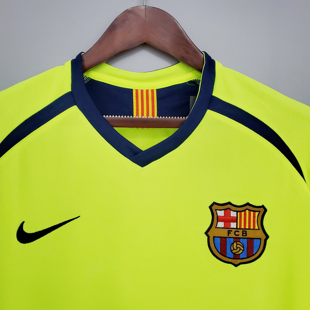 Camisa Barcelona Away 2005/06 - Nike Retrô Masculina - Verde/Azul