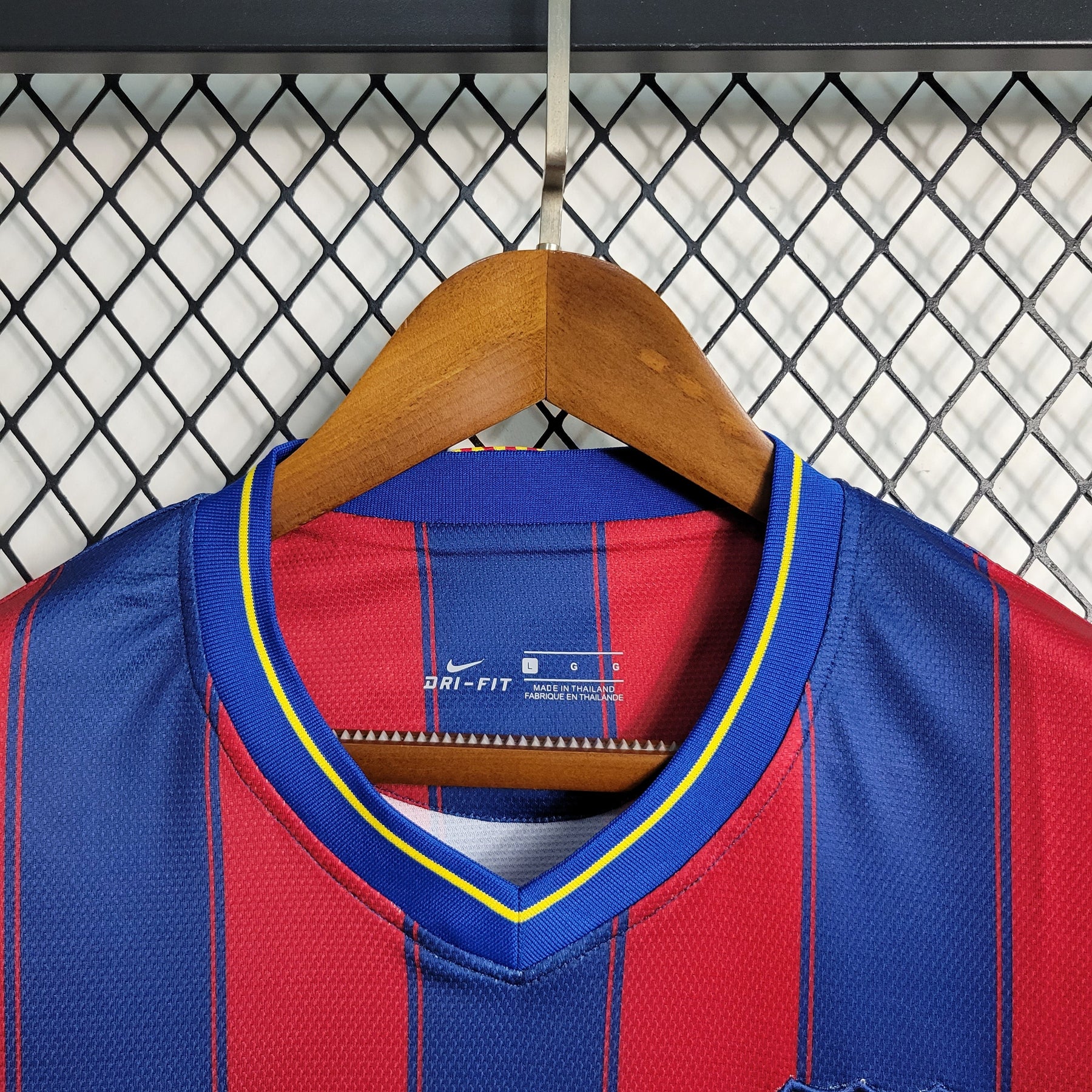 Camisa Barcelona Home 2009/10 - Nike Retrô Masculina - Vermelha/Azul