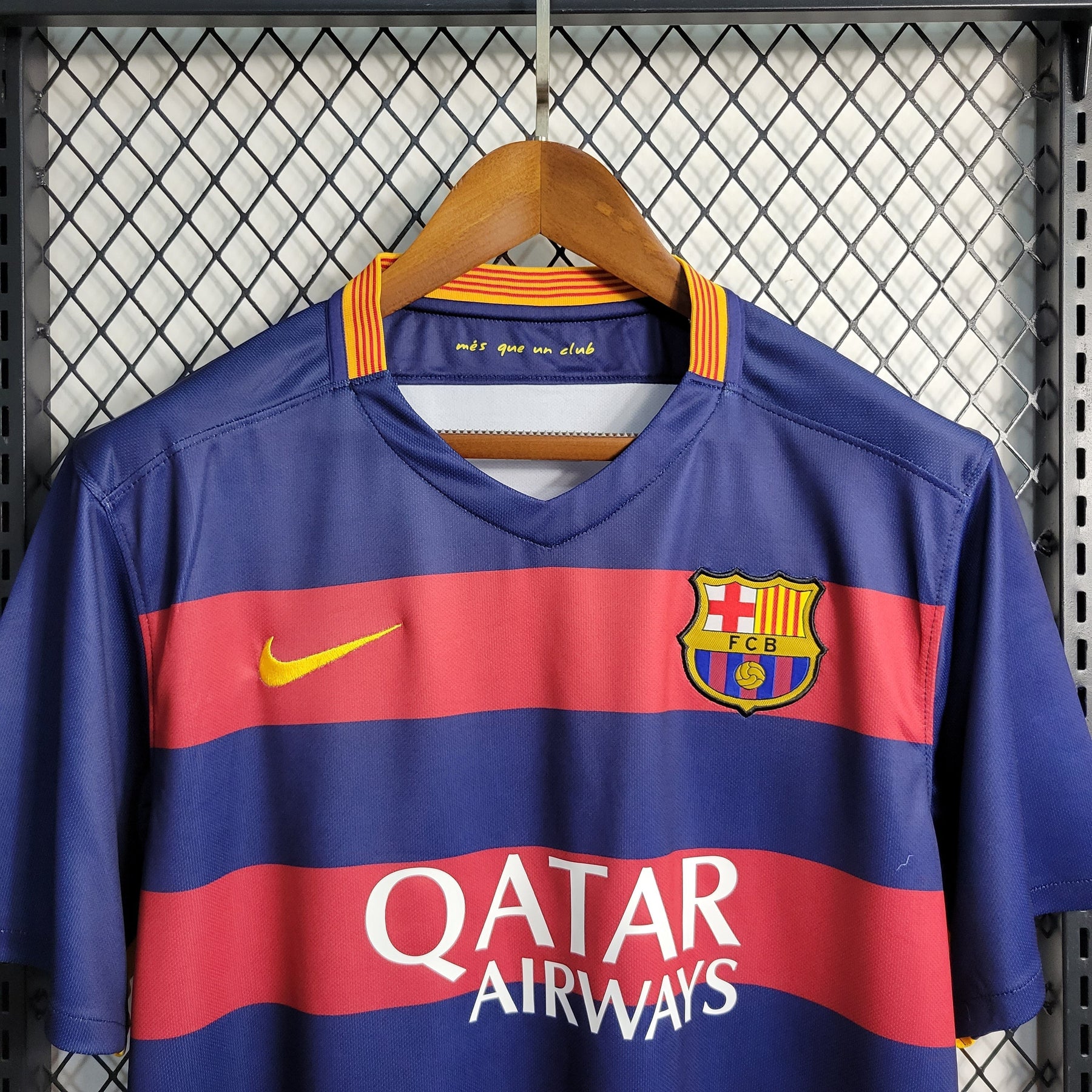 Camisa Barcelona Home 2015/16 - Nike Retrô Masculina - Azul/Vermelha