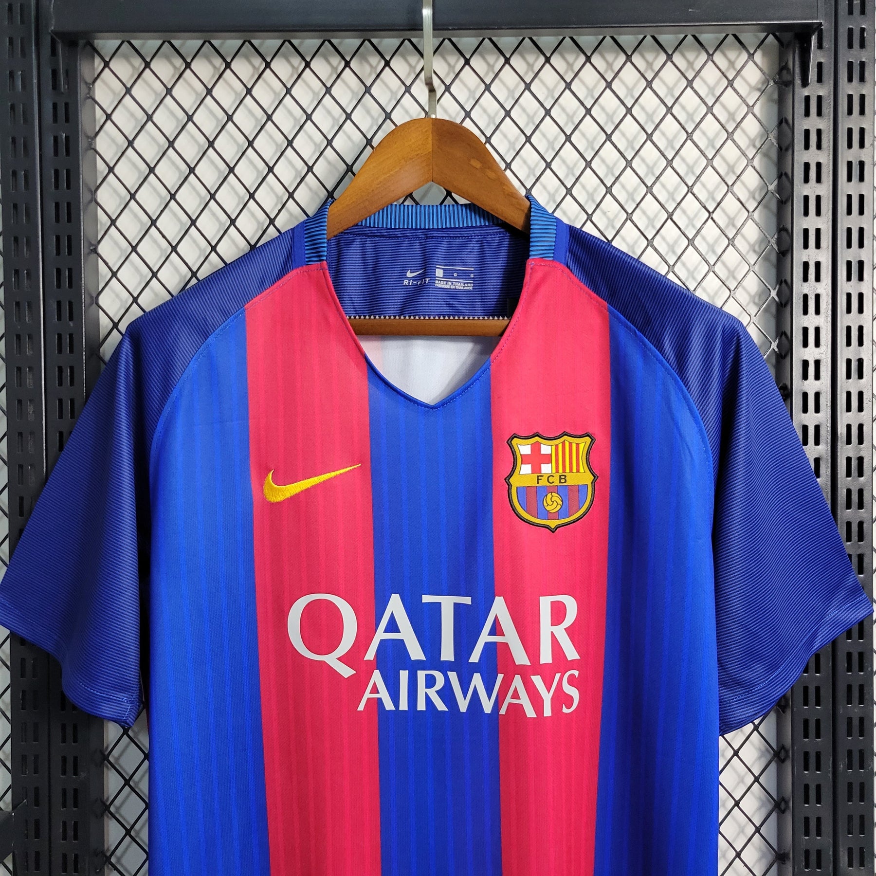 Camisa Barcelona Home 2016/17 - Nike Retrô Masculina - Azul/Vermelha