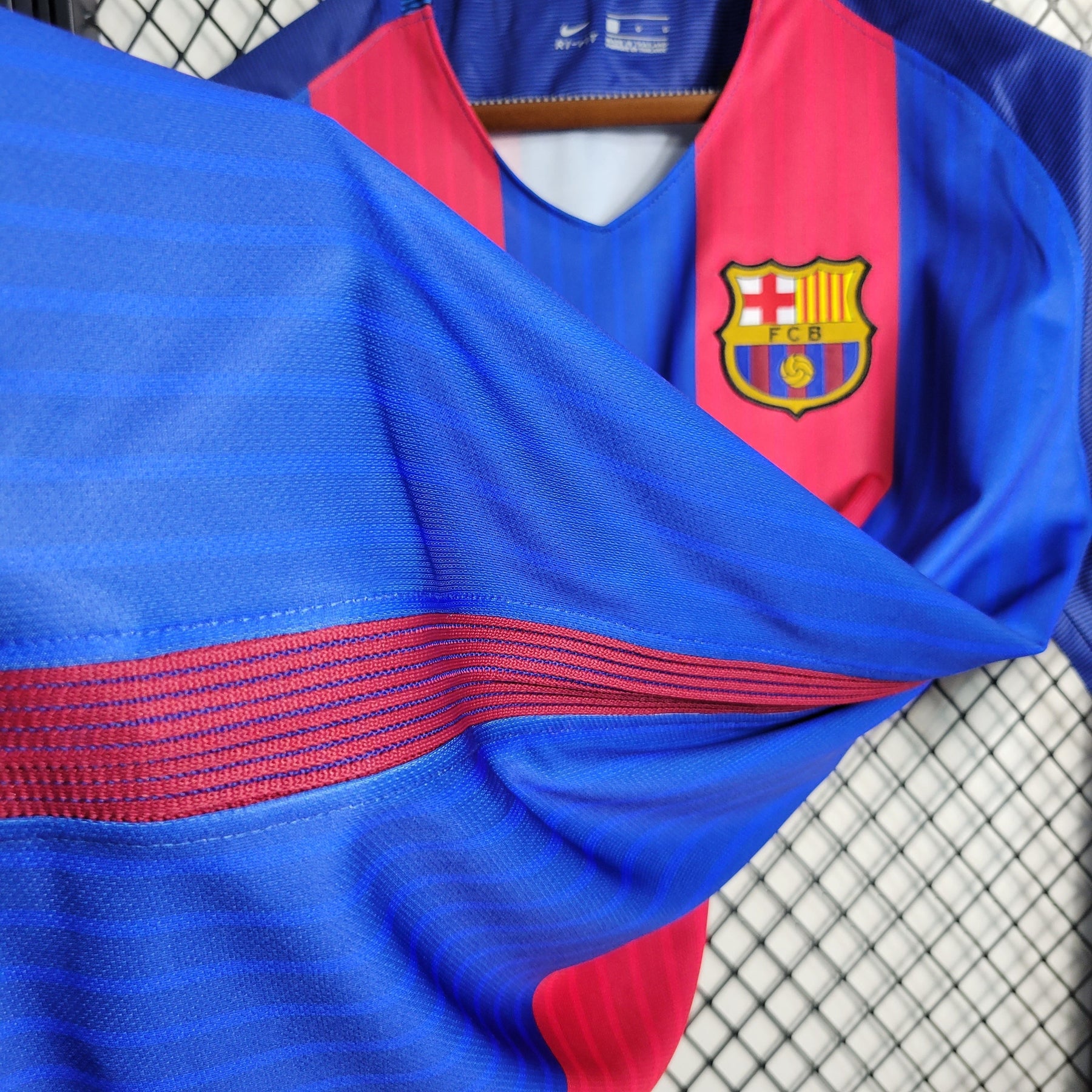 Camisa Barcelona Home 2016/17 - Nike Retrô Masculina - Azul/Vermelha