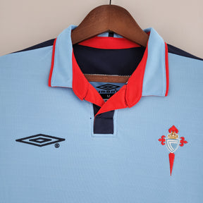 Camisa Celta de Vigo Home 2002/04 - Umbro Retrô Masculina - Azul/Vermelha