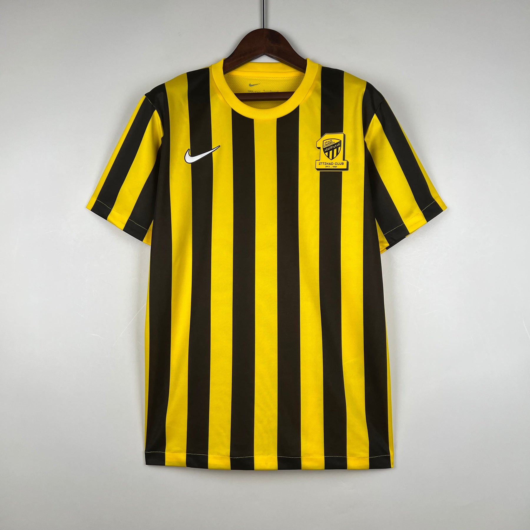 Camisa Al-Ittihad Home 2023/24 - Nike Torcedor Masculina - Amarela/Preta