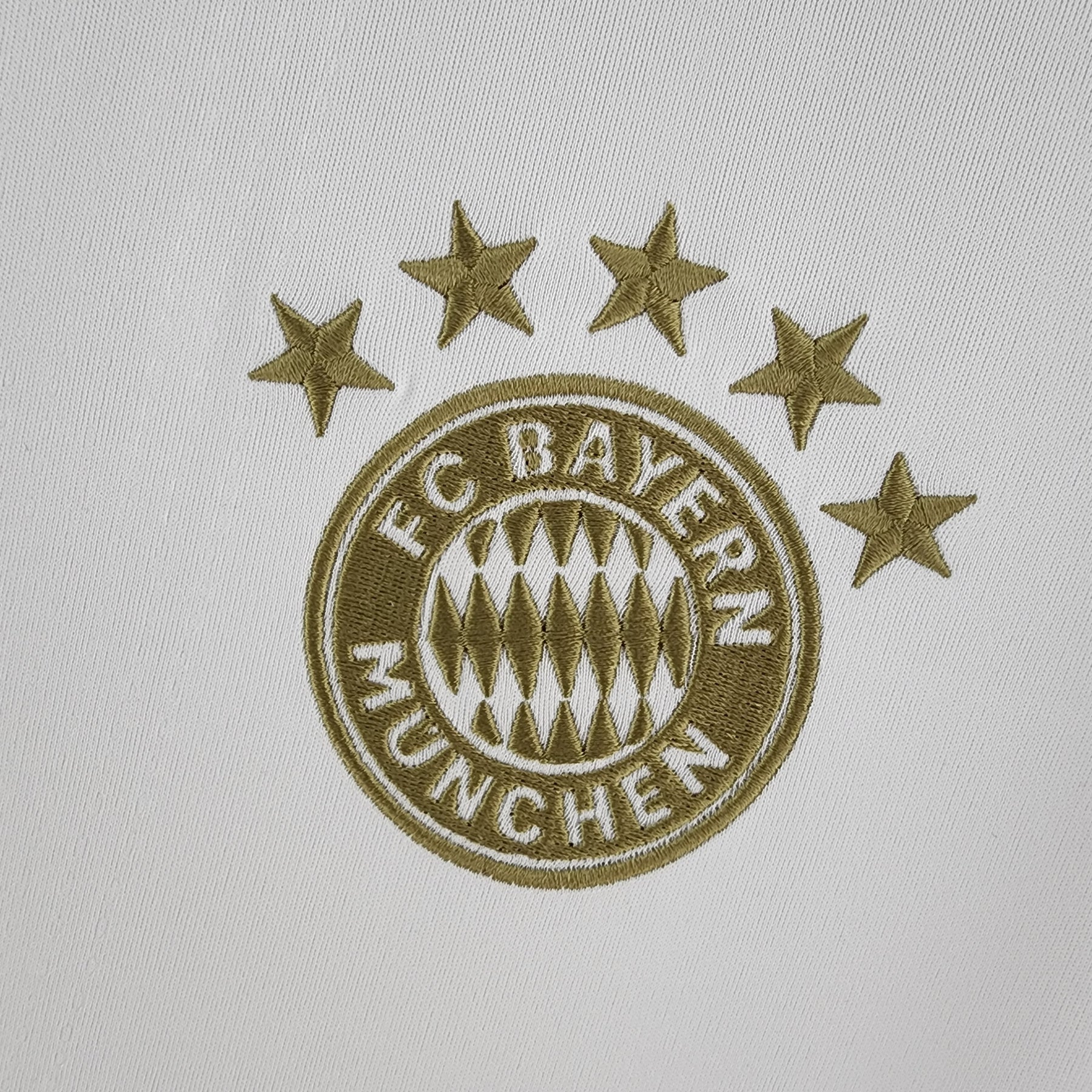 Camisa Bayern de Munique Away 2022/23 - Adidas Torcedor Masculina - Branca/Dourado