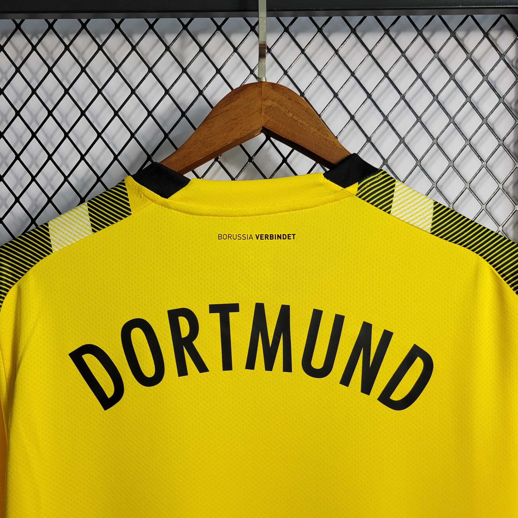 Camisa Borussia Dortmund Away 2022/23 - Puma Torcedor Masculina - Amarela/Preta