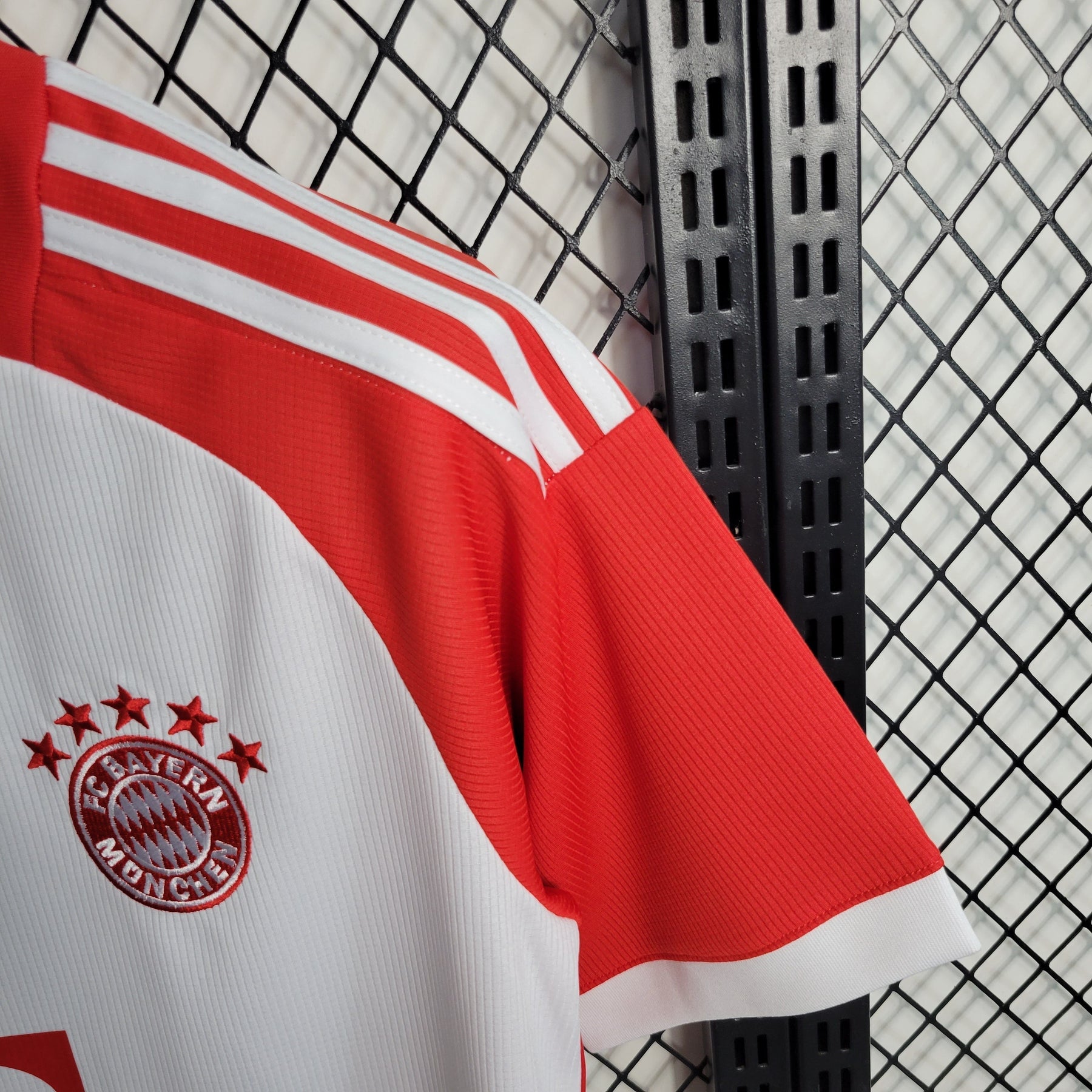 Camisa Bayern de Munique Away 2023/24 - Adidas Torcedor Masculina - Branca/Vermelha