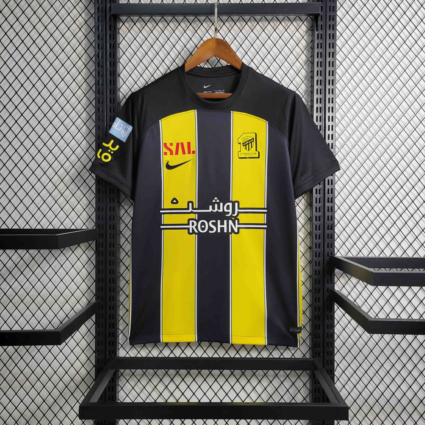 Camisa Al-Ittihad Home 2023/24 - Nike Torcedor Masculina - Amarela/Preta