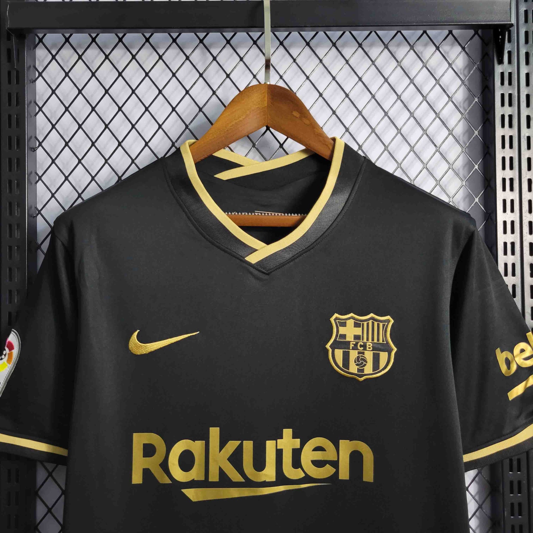 Camisa Barcelona Away 2020/21 - Nike Torcedor Masculina - Preta/Dourada