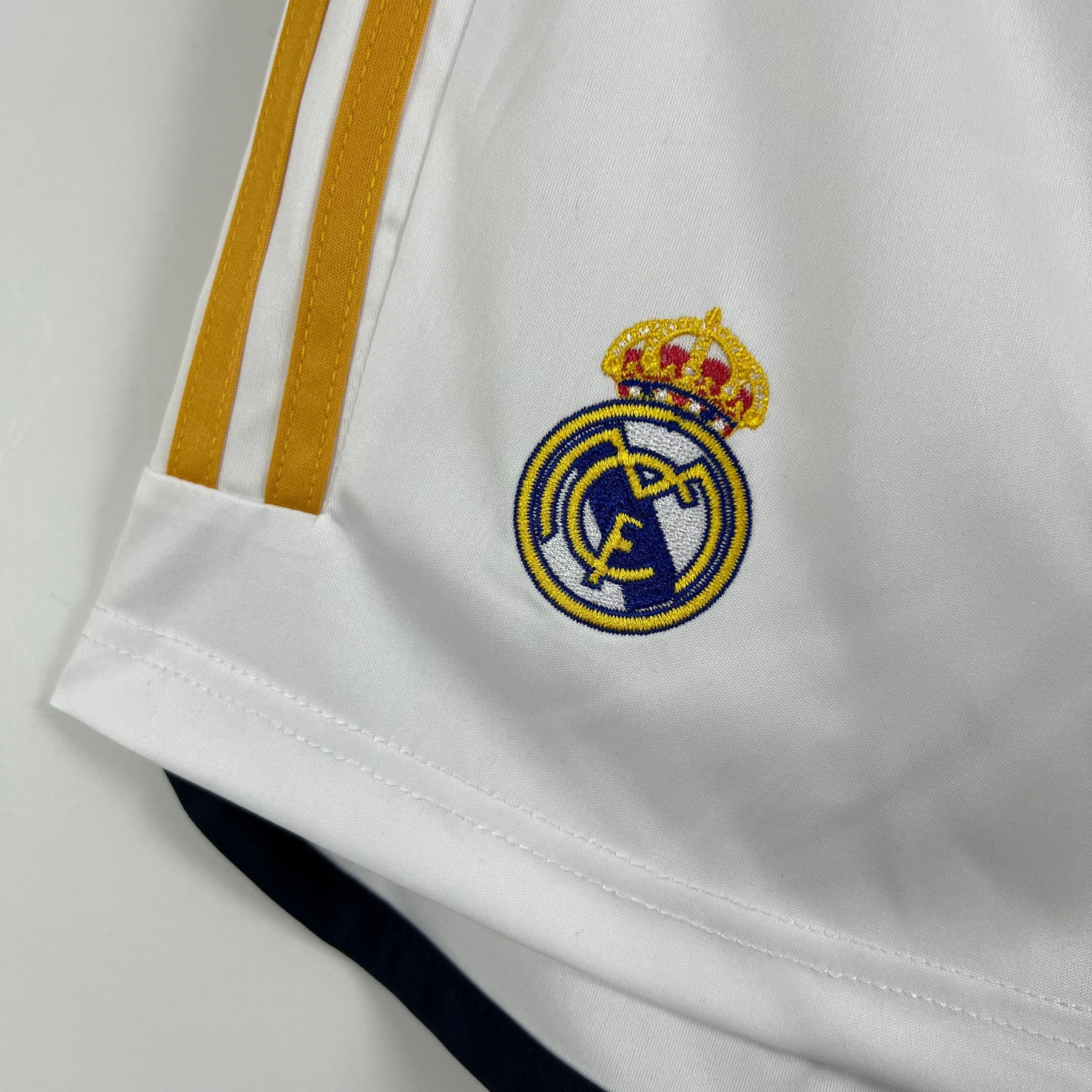 Shorts Real Madrid Home 2023/24 - Adidas Torcedor Masculina - Branca